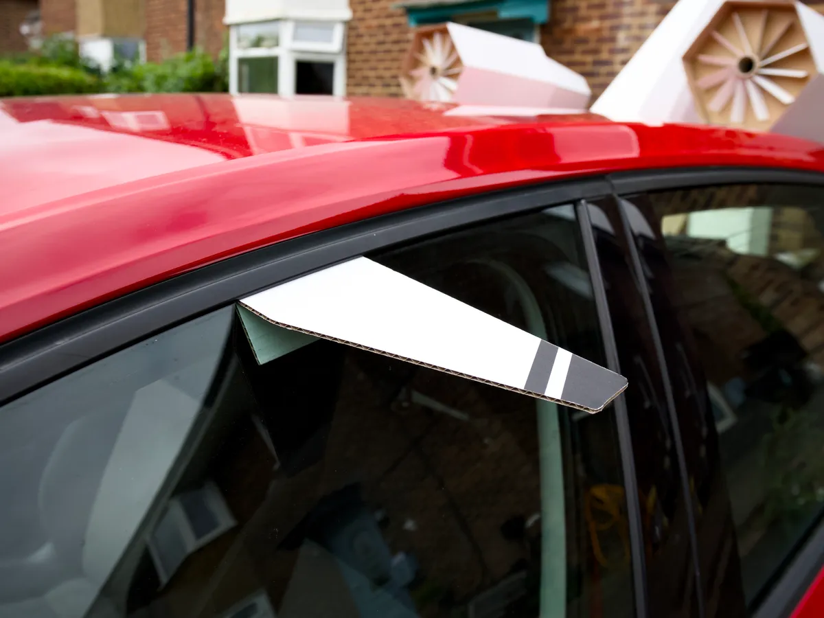 JetSet Mini — compact cardboard wings on a car roof